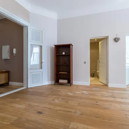 Parkers Boutique - Old Town Apartment